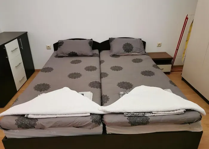 Aphrodite Rose *